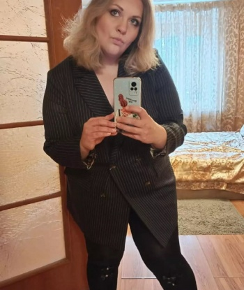 Живу в Москве и могу быть твоей нежной и страстной компаньонкой на один ночь.
😍 Мои услуги созданы для того, чтобы ты окунулся в мир наслаждения и удовольствия. Массаж, классика, орал, анал - я знаю, как доставить удовольствие и расслабление.
💯 Абсолютно конфиденциально! Мои клиенты остаются довольными и возвращаются ко мне снова и снова. ✨Посмотри мои фото на странице и убедись в моей красоте и сексуальности.
🔥 Если ты ищешь незабываемых эмоций и уникального опыта, я есть для тебя! Позволь себе расслабиться и насладиться моим телом. Жду твоего звонка, красавчик! 💋 Юлечка